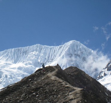 Everest Base Camp vs. Annapurna Circuit: Which is Right for You?